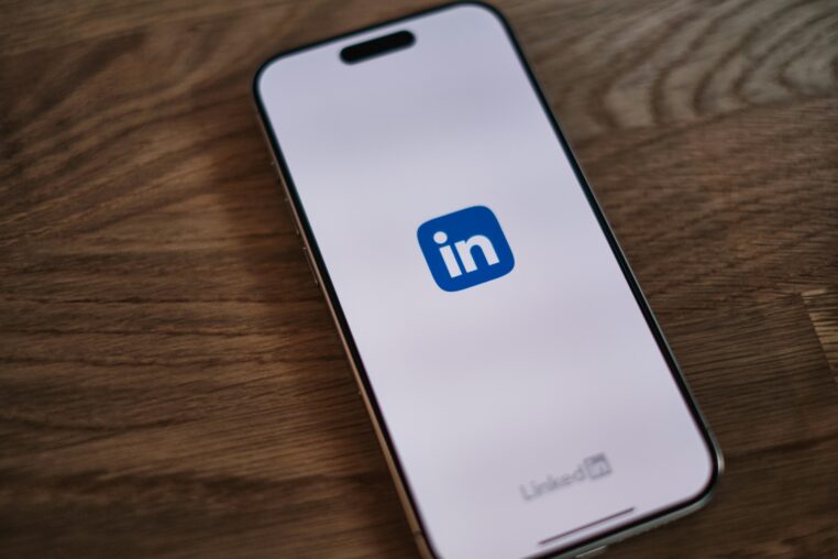 How to Use LinkedIn Posts to Share Your Journey & Attract Offers