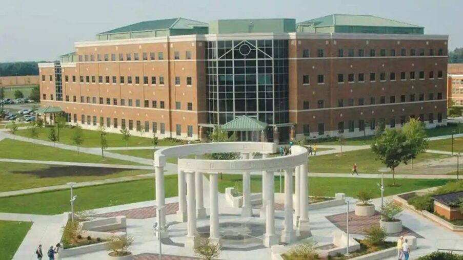 University of Illinois Springfield Scholarship 2026 in USA | Fully Funded